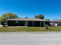 Building Photo - 7611 Summertree Ln