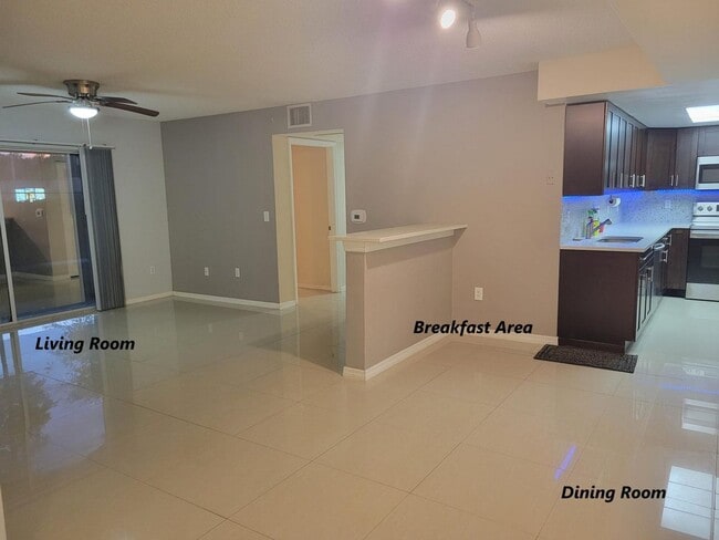 Building Photo - 1400 Crestwood Ct S