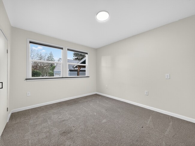 Building Photo - 12705 Evanston Ave N