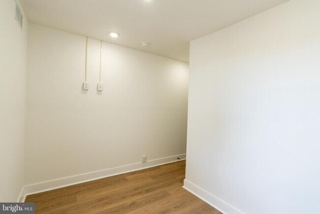 Building Photo - 1824 N Bouvier St