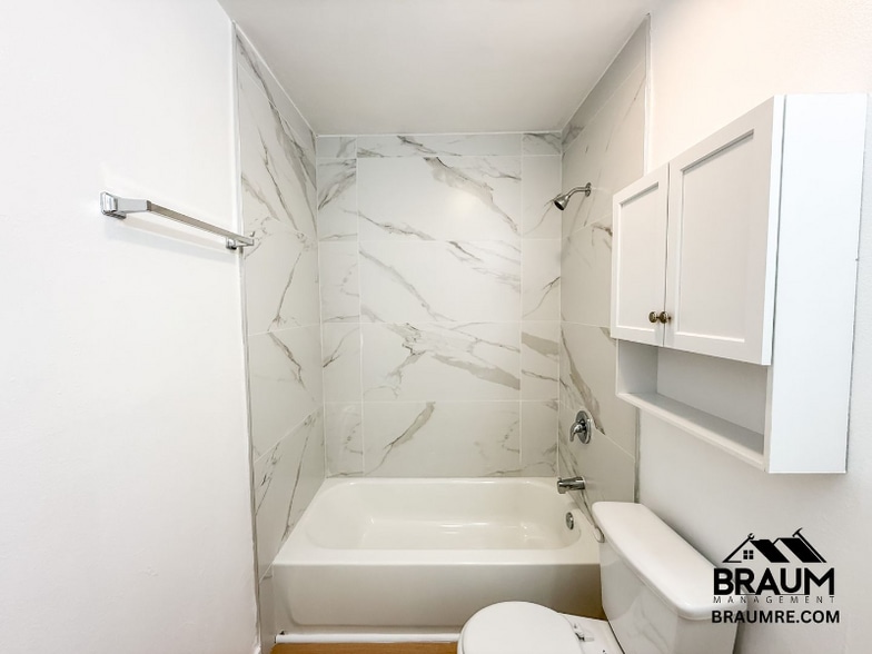 Building Photo - 4636 Laurel Canyon Blvd