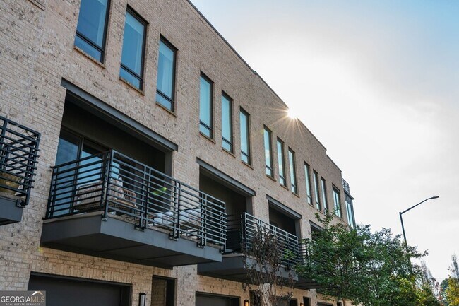 Building Photo - 699 Vidalia Ln