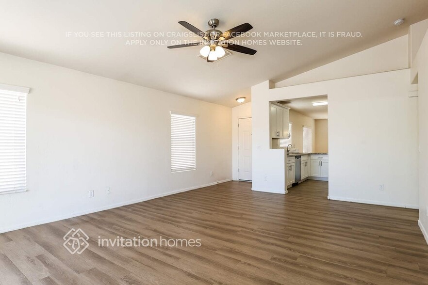 Building Photo - 12014 W Holly St