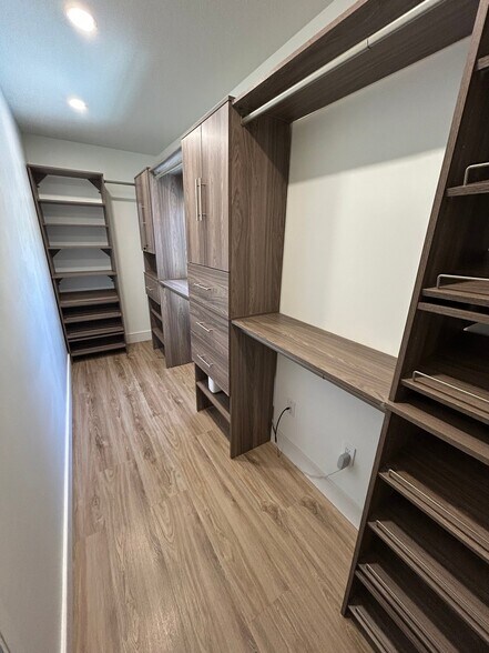Building Photo - 10671 Cherry Ridge Ct
