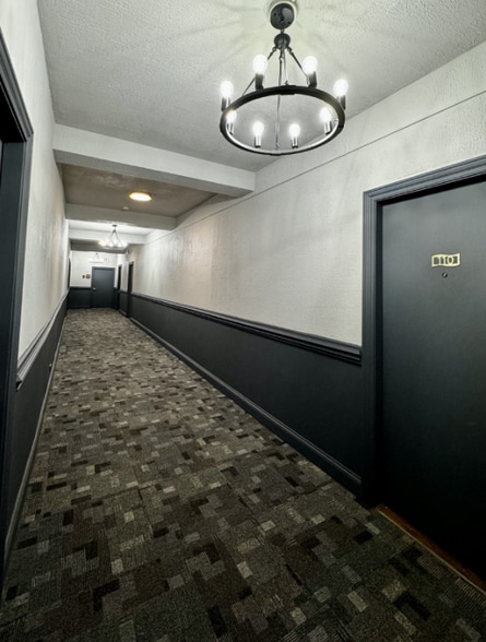 Building Photo - 652 W Gordon Ter