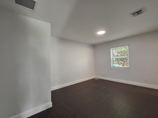 Building Photo - 3731 NW 110th Ave