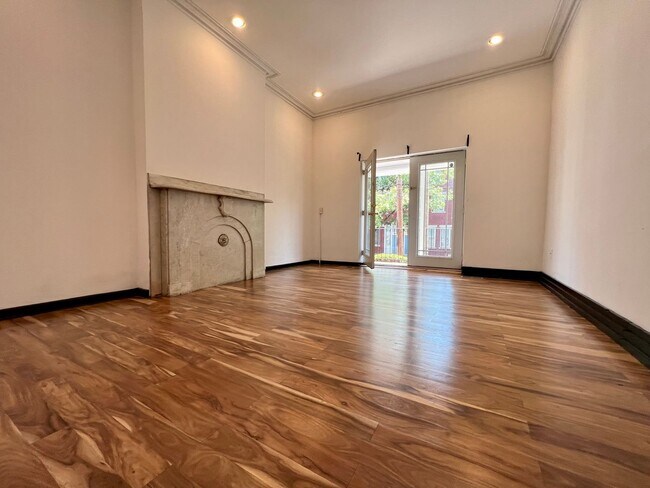 Building Photo - Stunning 4-Bedroom Townhouse in Historic Powelton Village! Available August 2026!