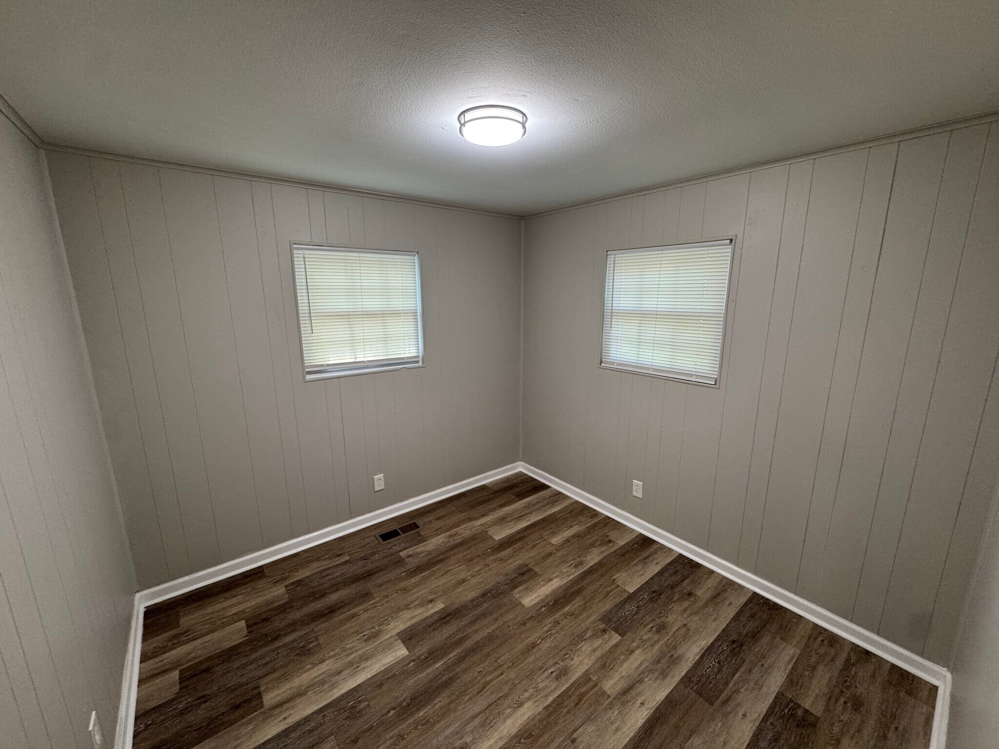 Building Photo - 7711 Woodhaven Dr