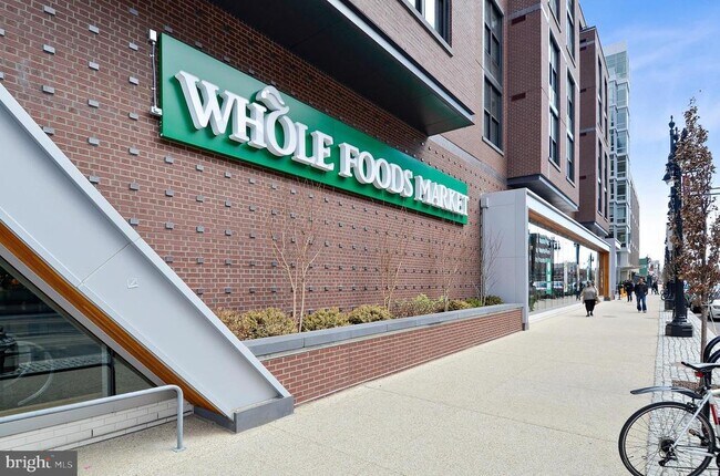 Building Photo - 1300 4th St SE