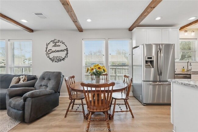 Building Photo - 105 N Haswell Dr