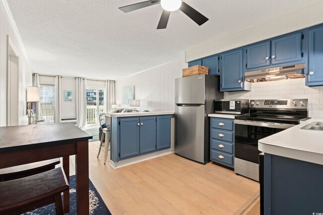 Building Photo - 9660 Shore Dr