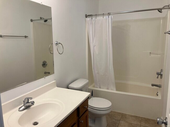 Building Photo - 7872 Sandalwood Dr