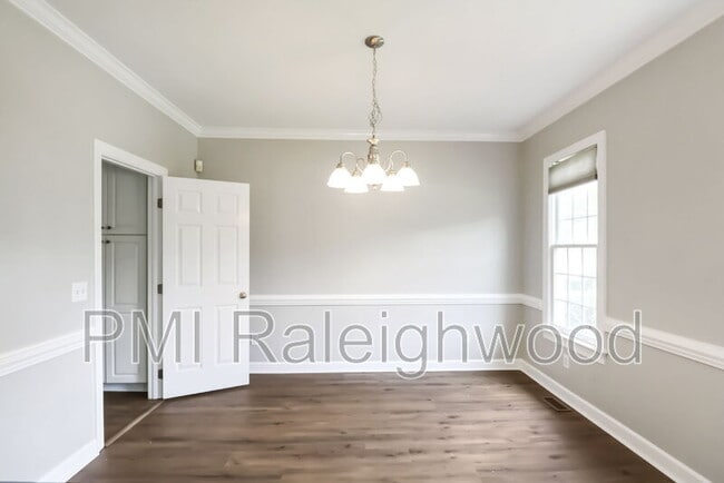 Building Photo - 301 Perry Creek Dr