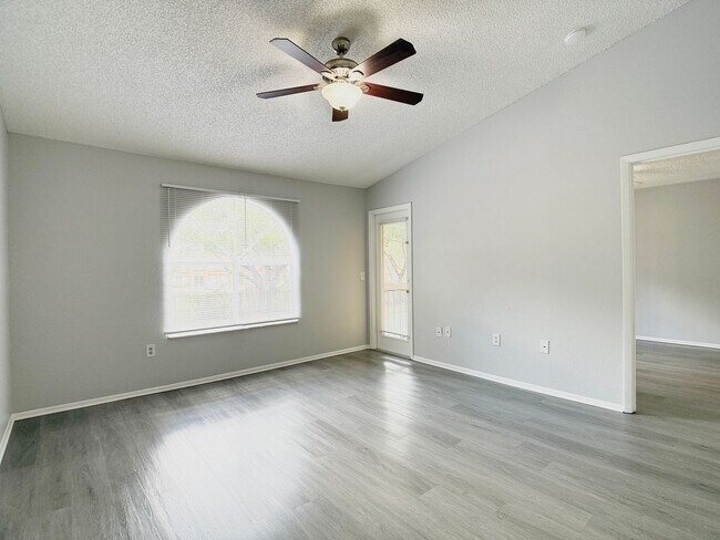 Building Photo - Limited-Time Offer! Sign a lease by July 1, 2026, and receive ½ off your second month’s rent! Pri...