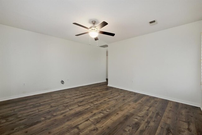 Building Photo - 810 Meadow Oaks Dr