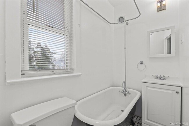 Building Photo - 7 Dunwoodie St