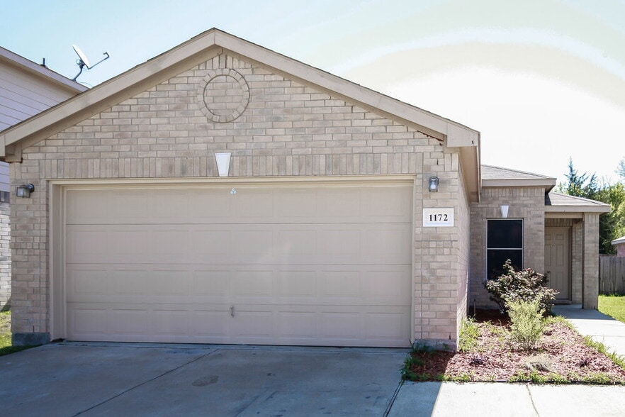 Primary Photo - 1172 Tomahawk Dr