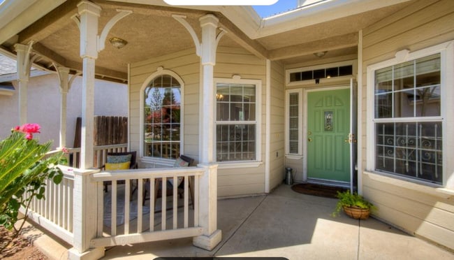 Building Photo - 2684 E Kelso Ave