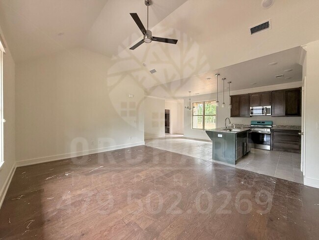 Building Photo - Bella Vista Single-Family Home- 2 Bed/ 2 Bath with Hobby Room- Stunning Ellison Plan