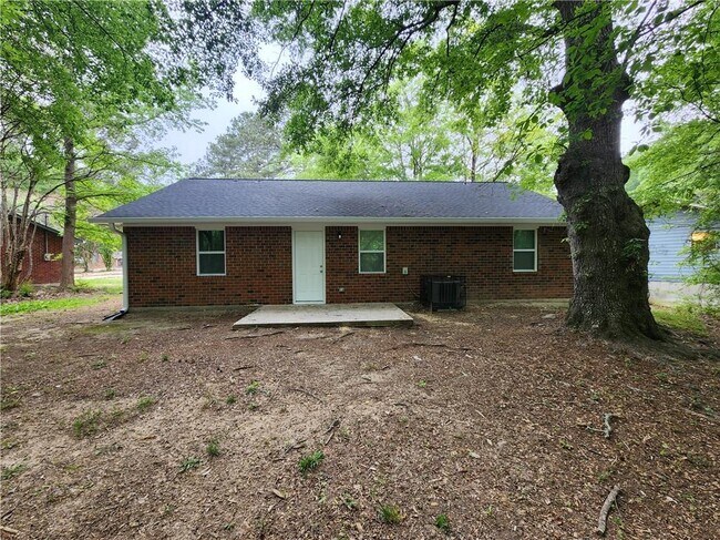 Building Photo - 723 W Creek Cir