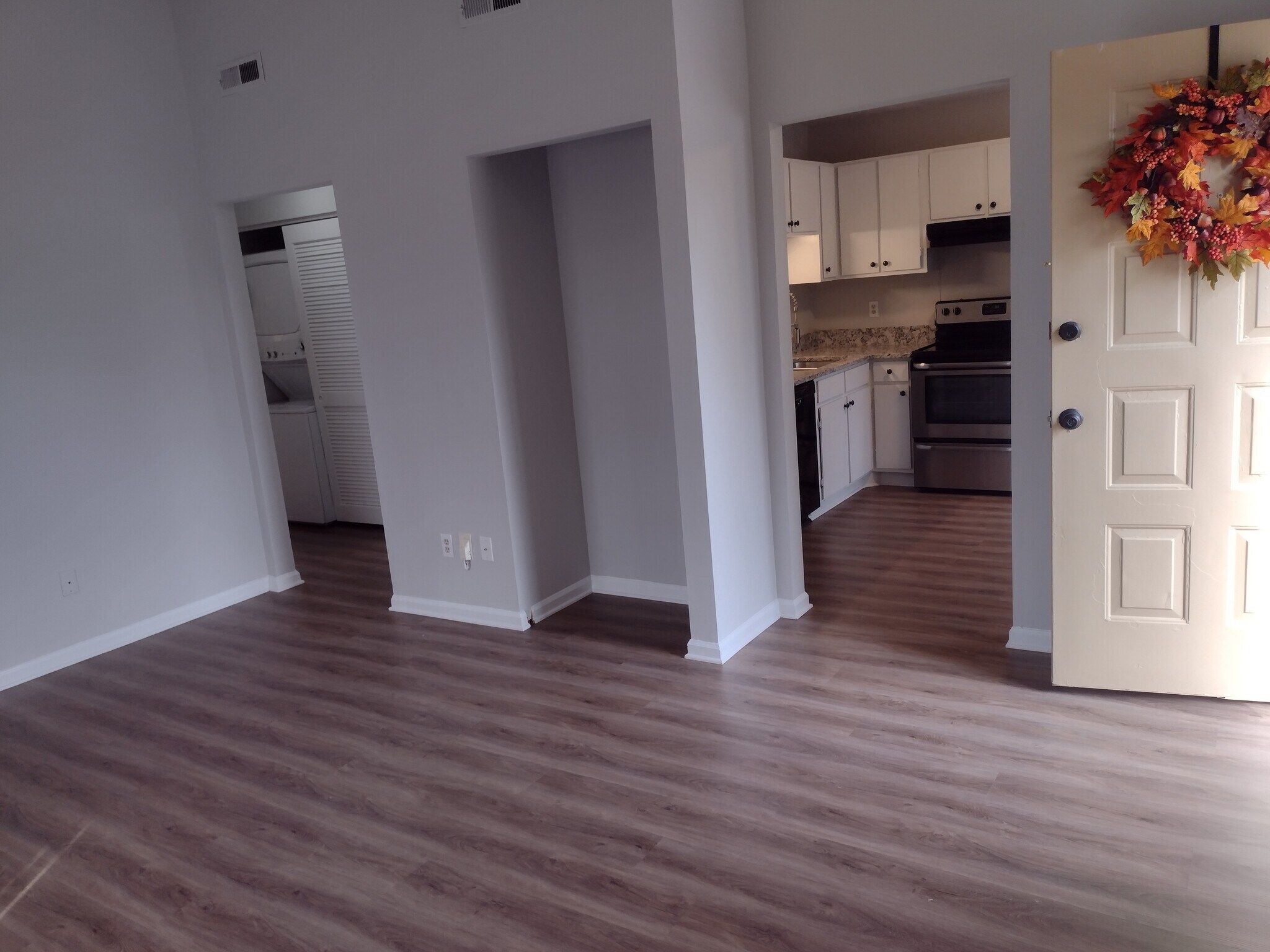 Building Photo - 1628 Cedarview Ct