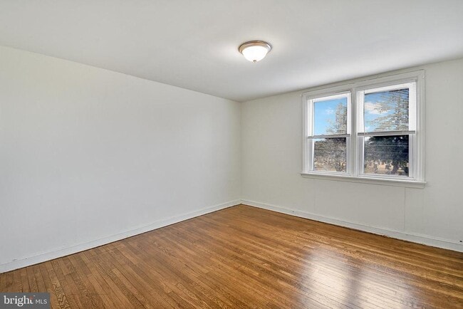 Building Photo - 1246 Wycombe Ave