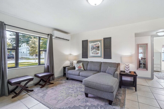 Building Photo - 662 Callahan St