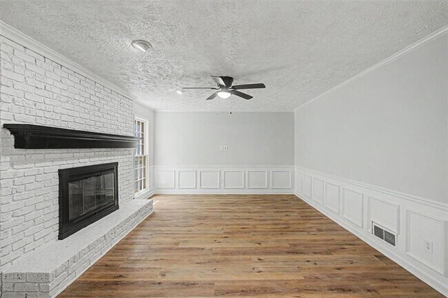 Building Photo - 3947 Camrose Pl