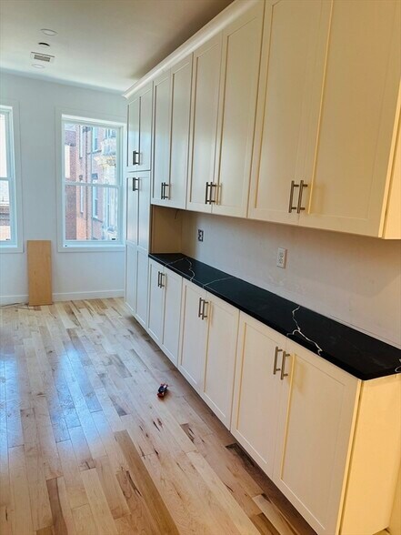 Primary Photo - 23 Clark St
