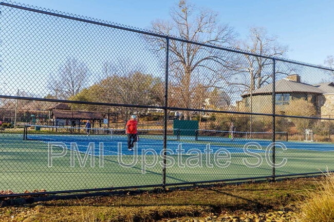 Building Photo - 204 E Park Ave