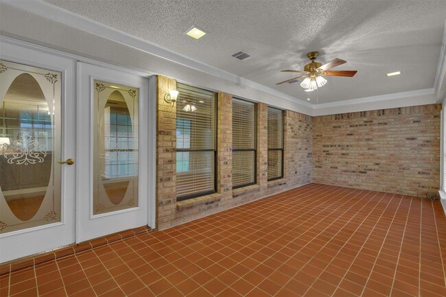 Building Photo - 7825 Silveridge Dr