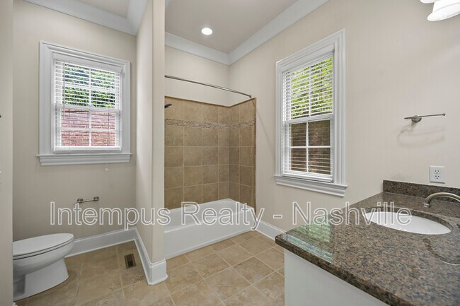 Building Photo - 7 Crooked Stick Ln