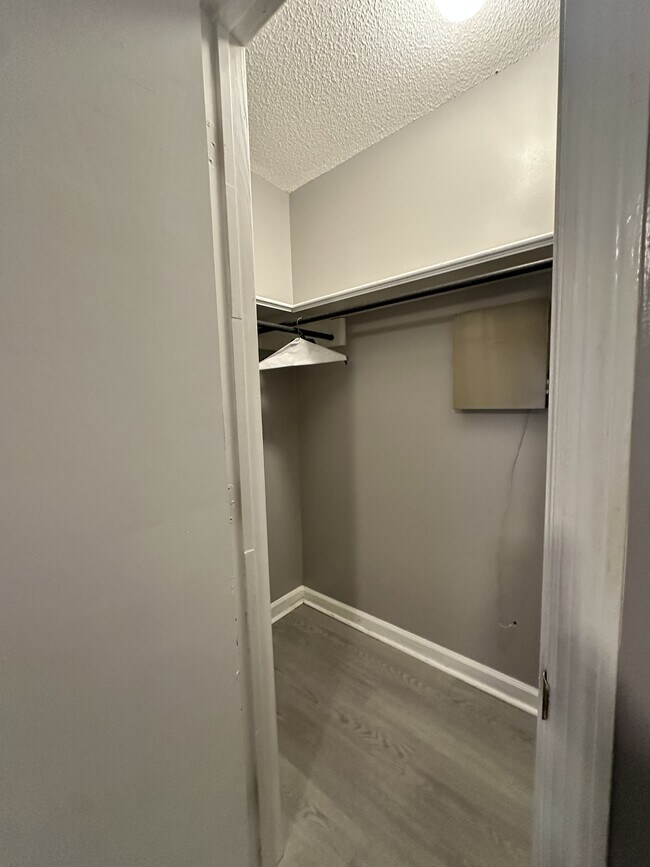 Building Photo - 1 Brandle Cove