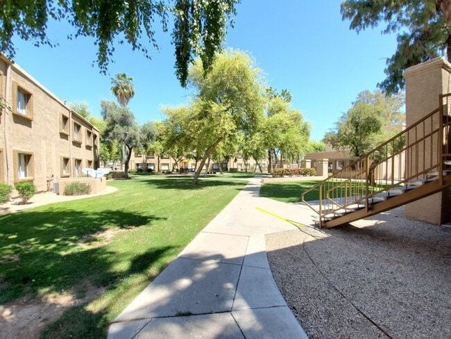 Building Photo - Casa De Flores