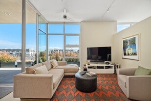 Building Photo - 4080 Glencoe Ave