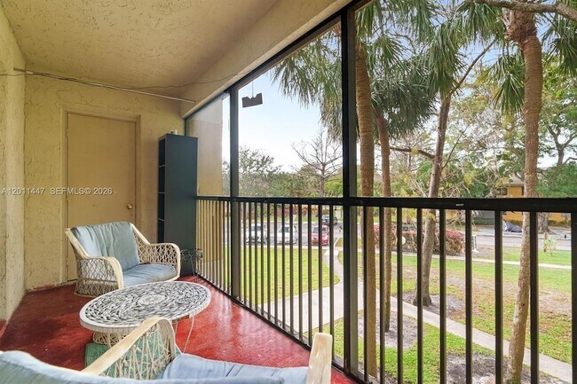 Building Photo - 3083 N Oakland Forest Dr