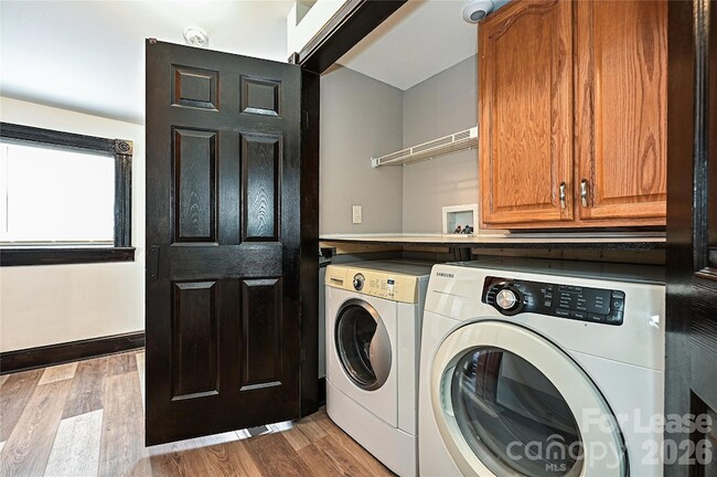 Building Photo - 1204 S Salisbury Ave