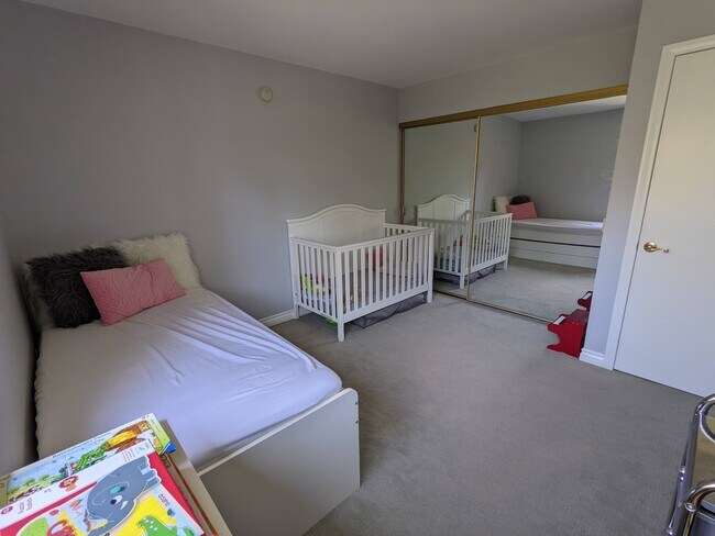 Building Photo - 7962 Mission Center Ct