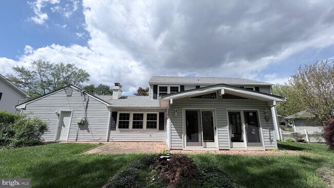 Building Photo - 4325 Majestic Ln