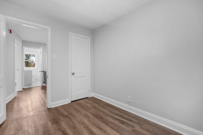 Building Photo - Newly Renovated 3 Bedroom 2 Bathroom in