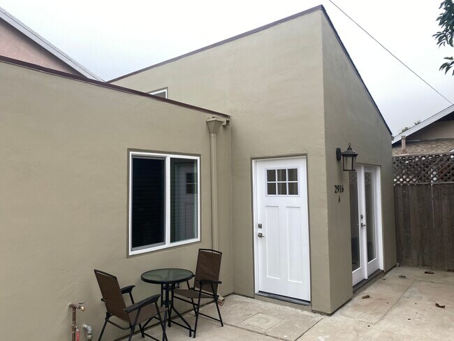 Building Photo - 2916 E 10th St