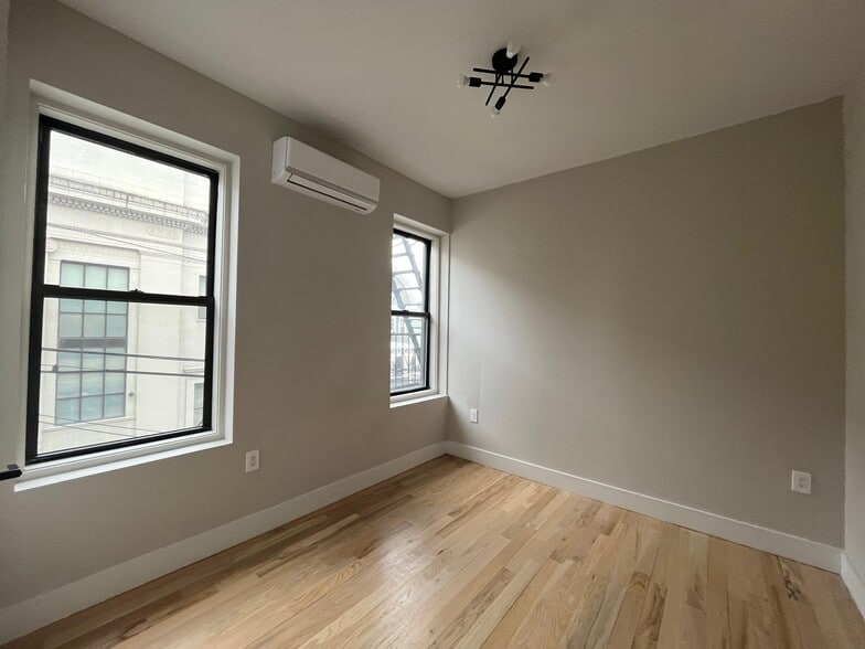 Building Photo - 162 Ocean Ave