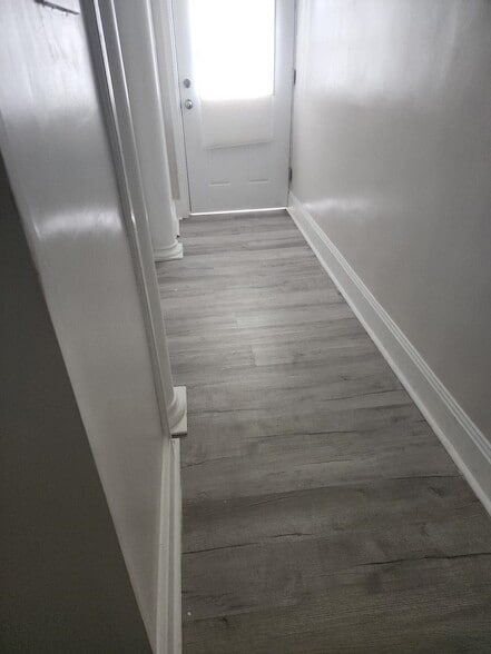 Building Photo - 703 Schuyler Ave