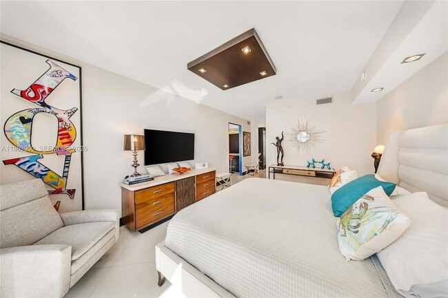 Building Photo - 2821 N Ocean Blvd