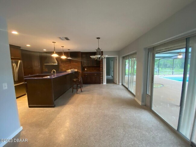 Building Photo - 1 Arrowhead Dr