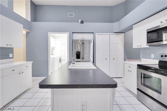 Building Photo - 22203 Seashore Cir