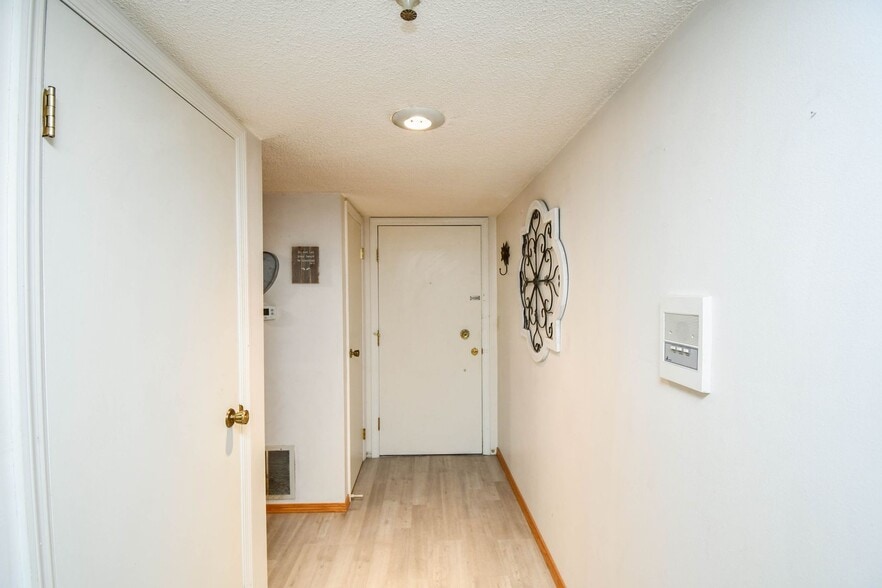 Building Photo - 2904 W 33rd St