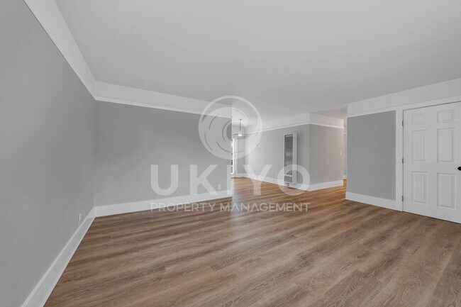 Building Photo - 620 Alcatraz Ave