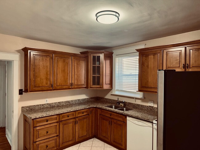 Kitchen 1 of 2 - 5331 Devonshire Ave