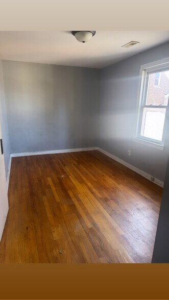 Building Photo - 1214 W 150th St